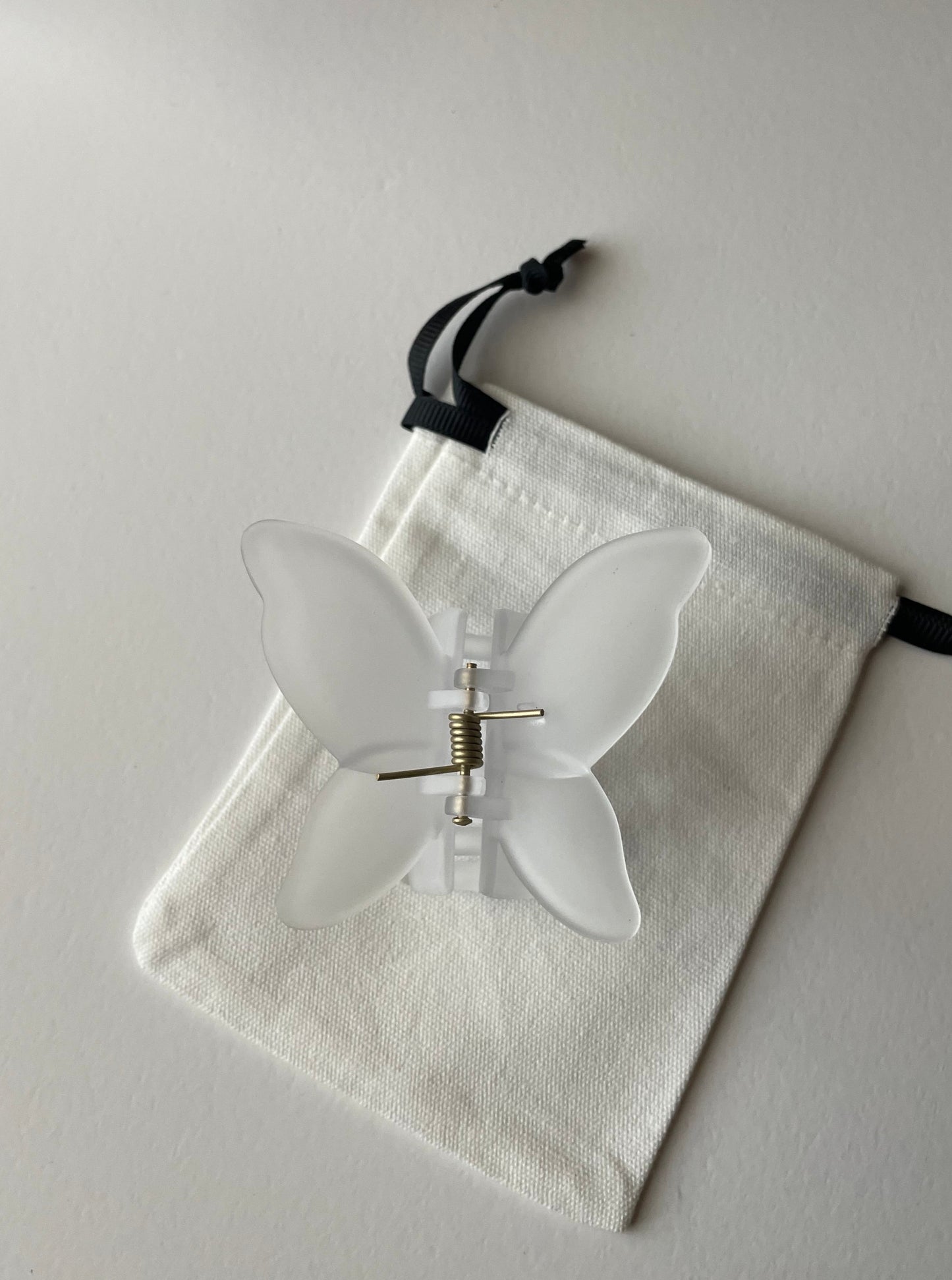 مشبك شعر فراشة