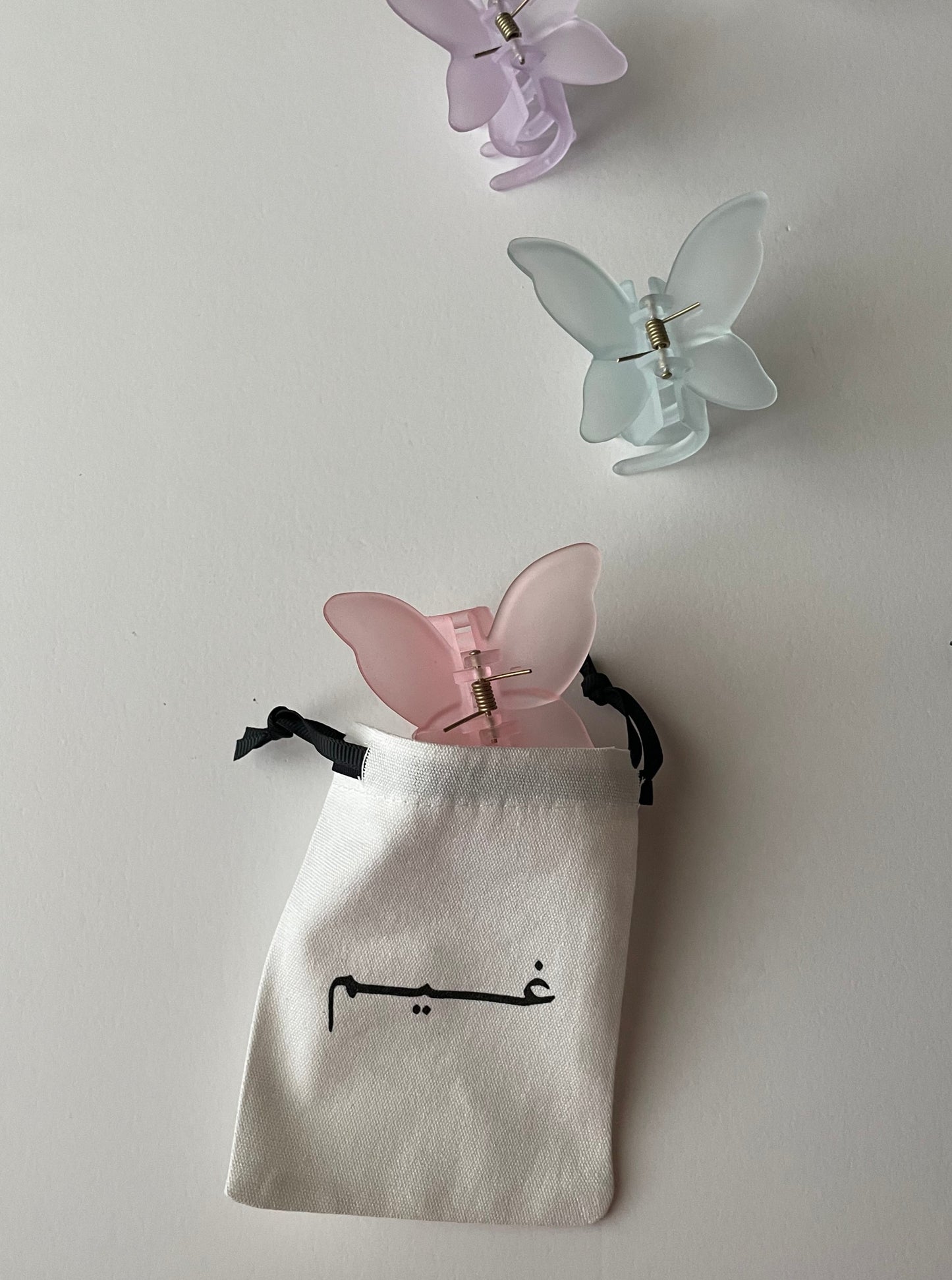 مشبك شعر فراشة