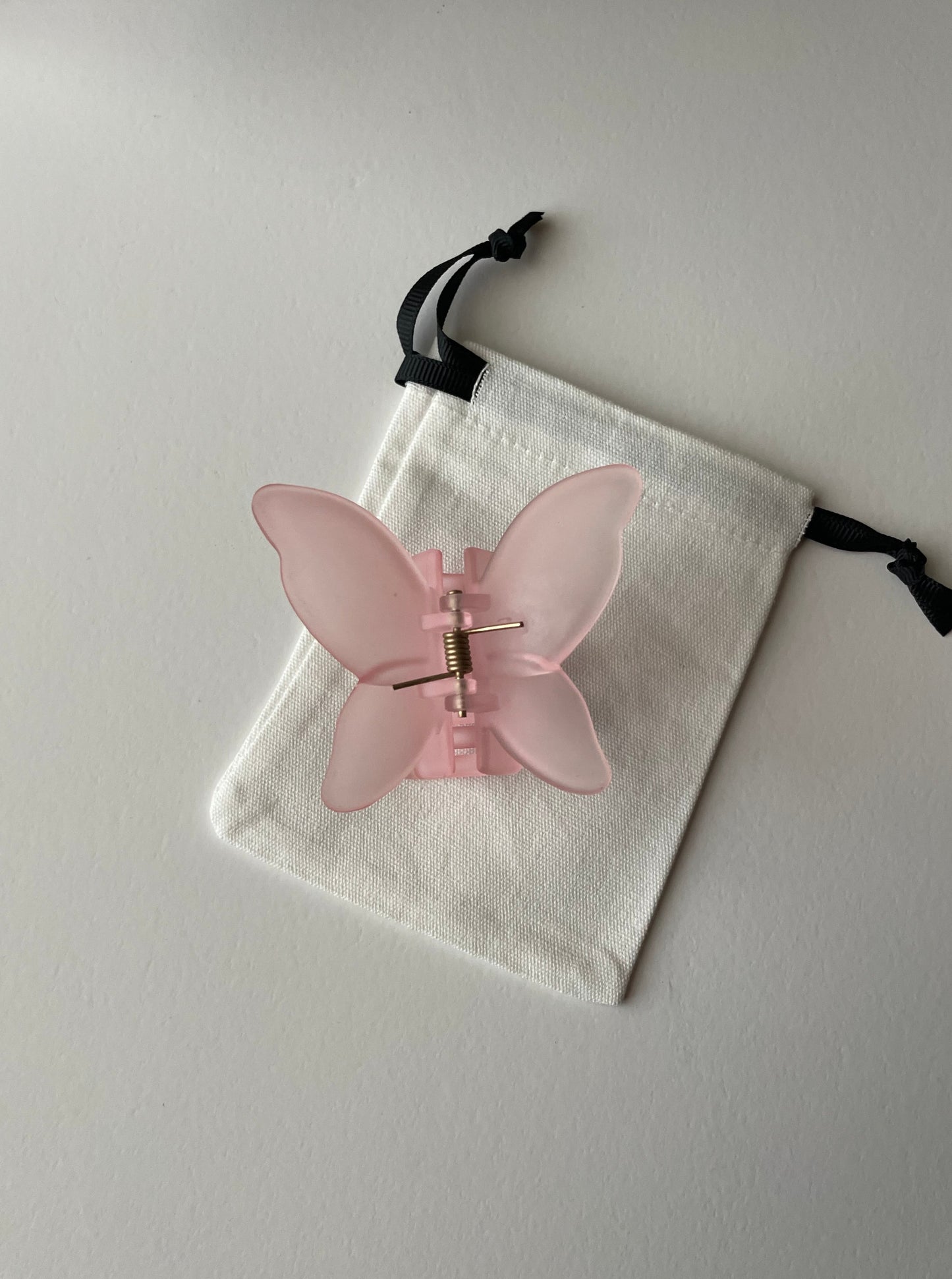 مشبك شعر فراشة