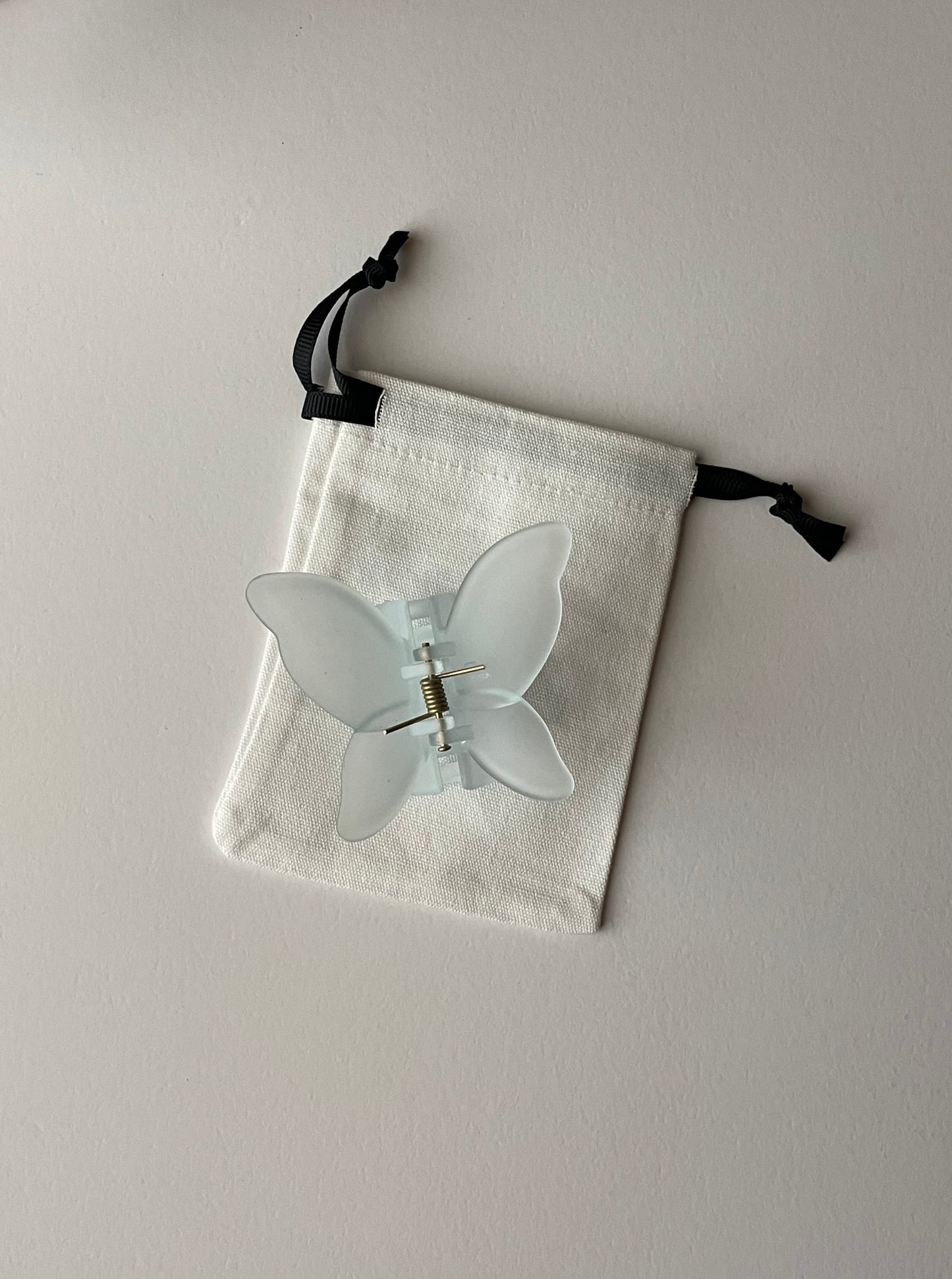 مشبك شعر فراشة